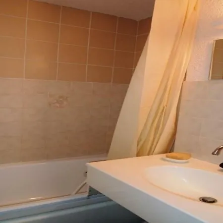 - 6 Pers, 37 M2, 2/1 Appartement